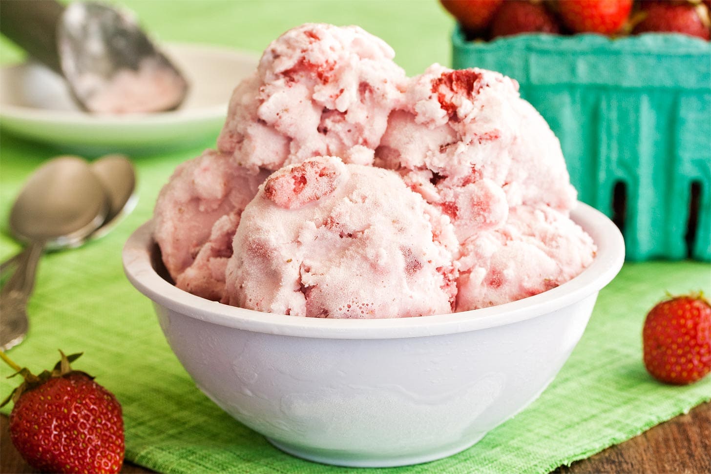 No-Cook Eggless Strawberry Ice Cream: Velvety & Fresh